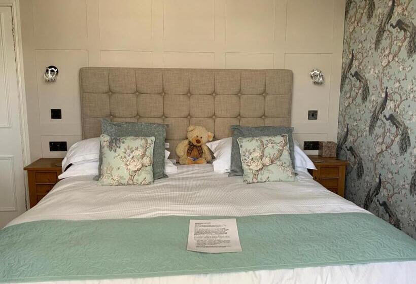 اتاق لوکس با تخت بزرگ, Montfort Cottage Guest House