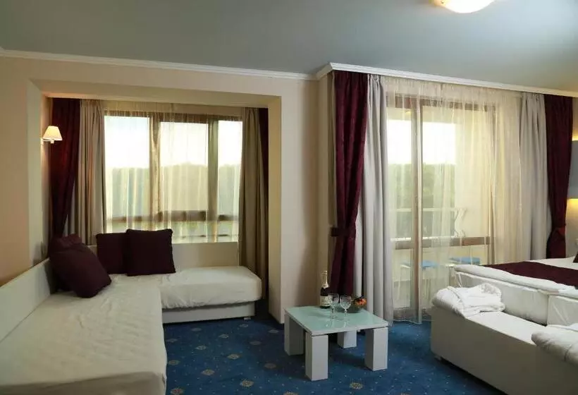 バルコニー付きスタンダードトリプルルーム, Perla Royal Hotel   All Inclusive