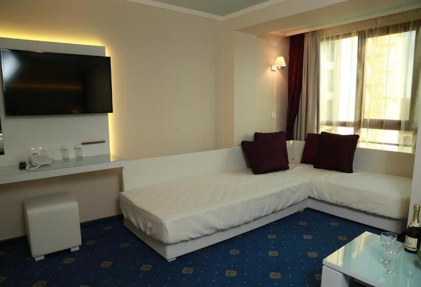 غرفة قياسية مزوَّدة بشُرفة, Perla Royal Hotel   All Inclusive