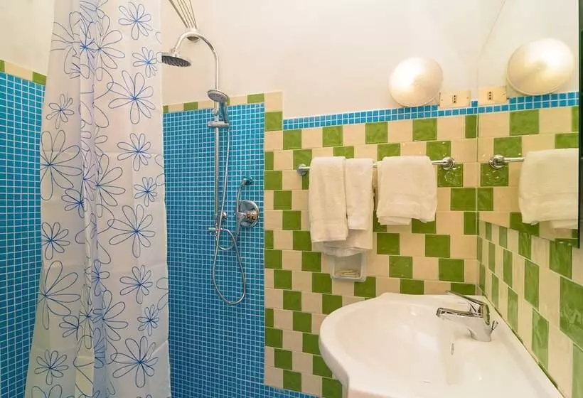 اتاق استاندارد سه نفره, Riviera