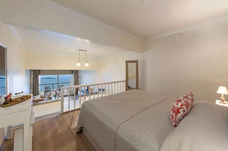 سوییت سوپریور, Sarpedor Boutique Hotel
