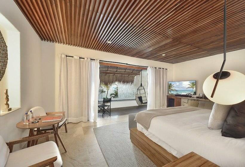 سوییت با چشمانداز دریا, Tago Tulum By G Hotels