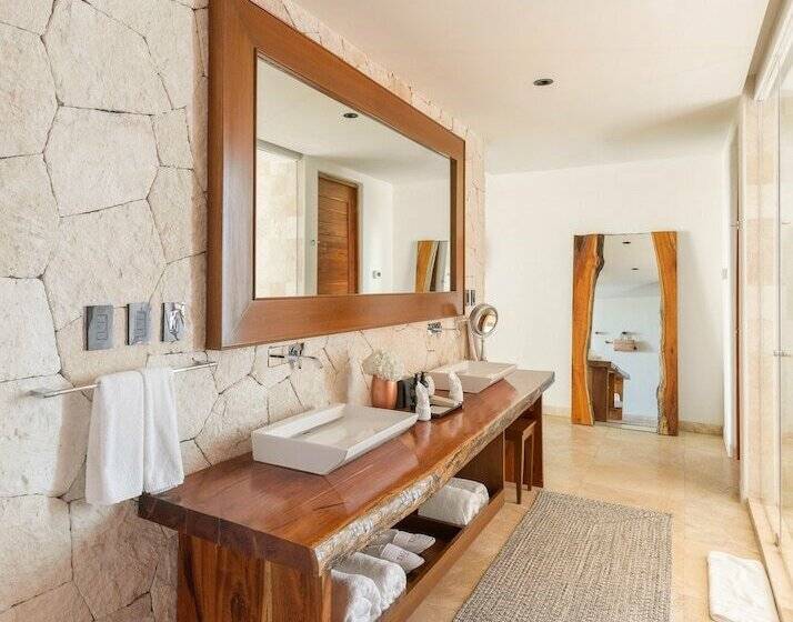 سوییت با چشمانداز دریا, Tago Tulum By G Hotels