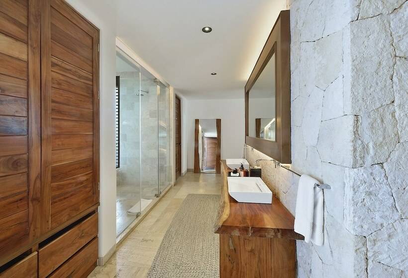 سوئیت مستر با چشمانداز دریا, Tago Tulum By G Hotels