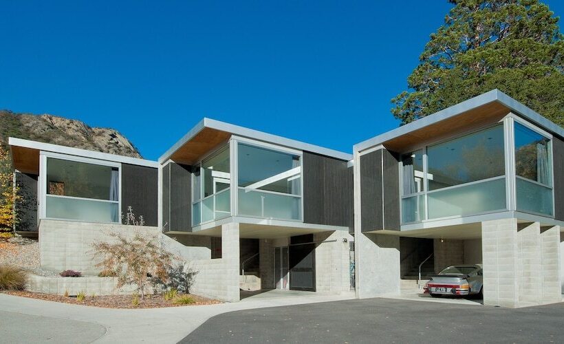 إستوديو ديلوكس, The Arrow