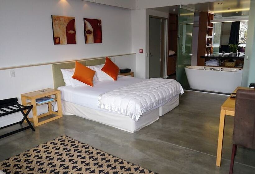 إستوديو ديلوكس, The Arrow