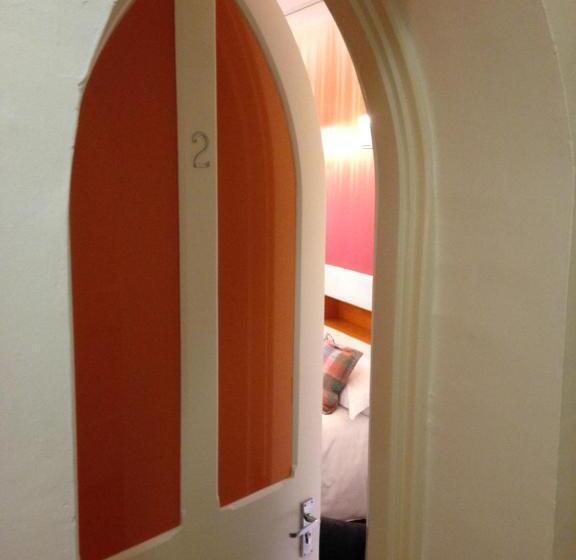 اتاق استاندارد, Undercliff Guest House