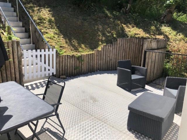 سوییت جونیور با بالکن, Undercliff Guest House