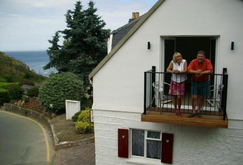 سوییت جونیور با بالکن, Undercliff Guest House