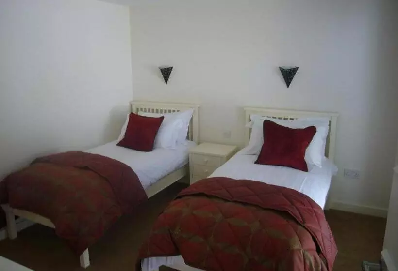 ویلای 3 خوابه, Undercliff Guest House