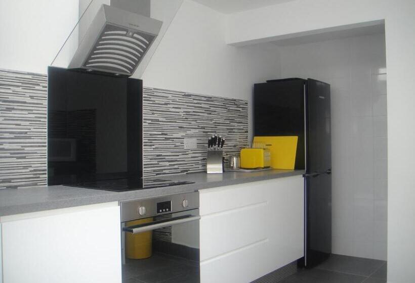 آپارتمان 1 خوابه با چشم‌انداز دریا, Undercliff Guest House