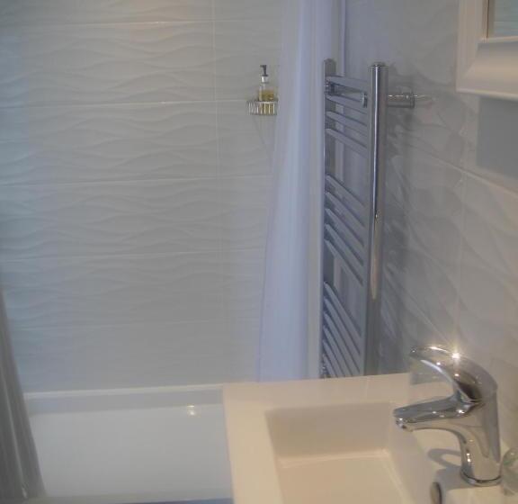 آپارتمان 1 خوابه با چشم‌انداز دریا, Undercliff Guest House