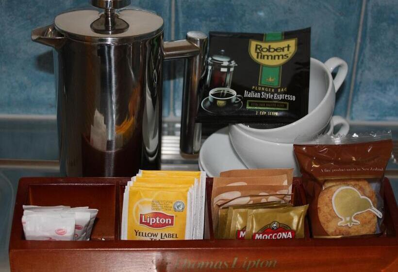 جناح مزود بجاكوزى, Harbour City Motor Inn & Conference