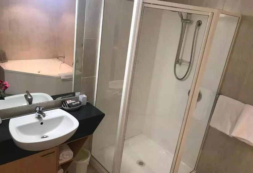 استودیوی استاندارد, Harbour City Motor Inn & Conference