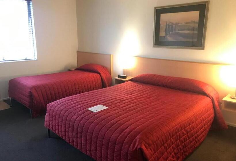 디럭스 자쿠지룸, Harbour City Motor Inn & Conference
