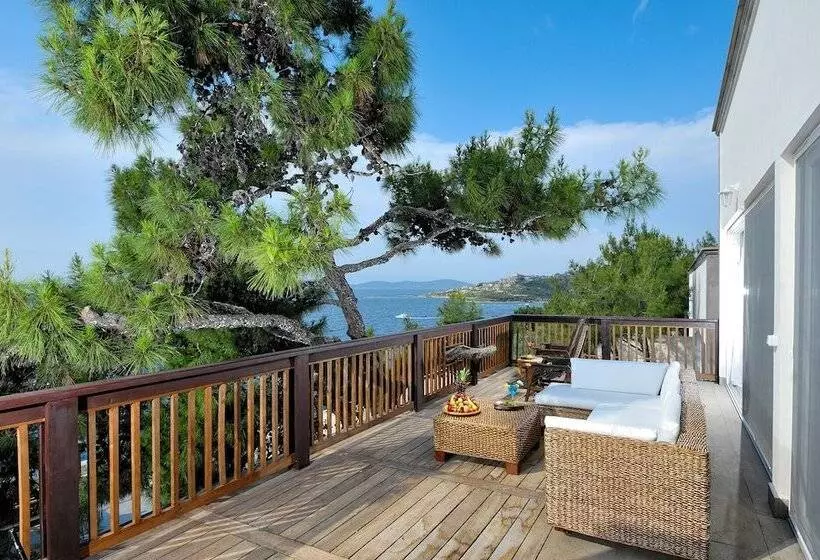 سوییت خانوادگی, Sarpedor Boutique Hotel