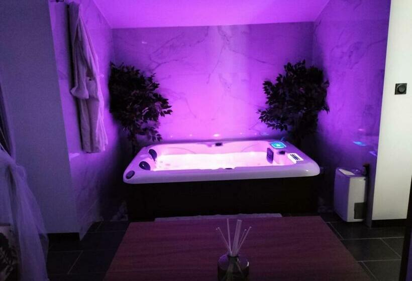 스탠다드 룸 킹사이즈 침대, A Nou Deux