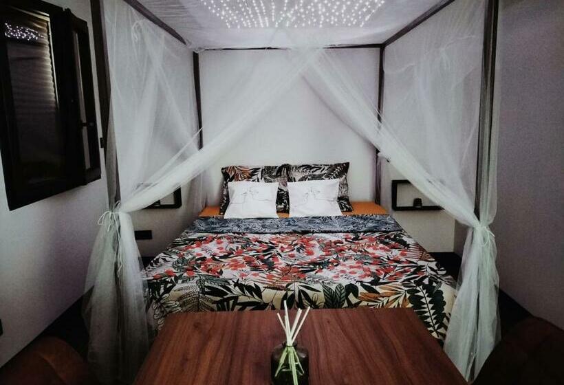 스탠다드 룸 킹사이즈 침대, A Nou Deux