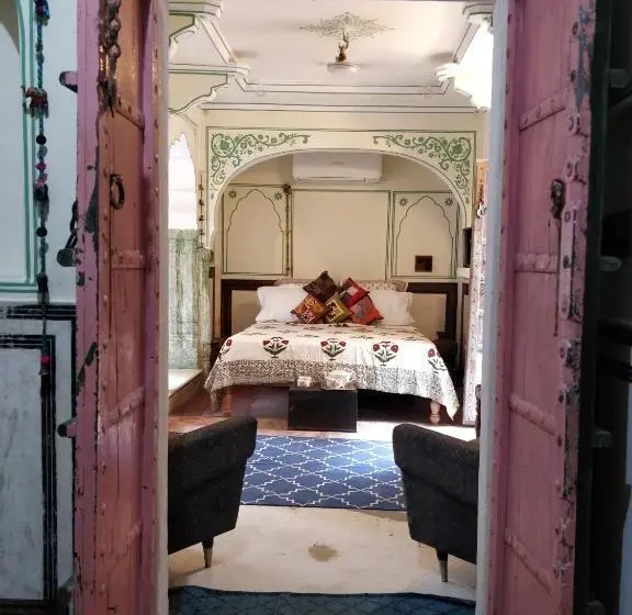 سوییت خانوادگی, Jaipur Haveli