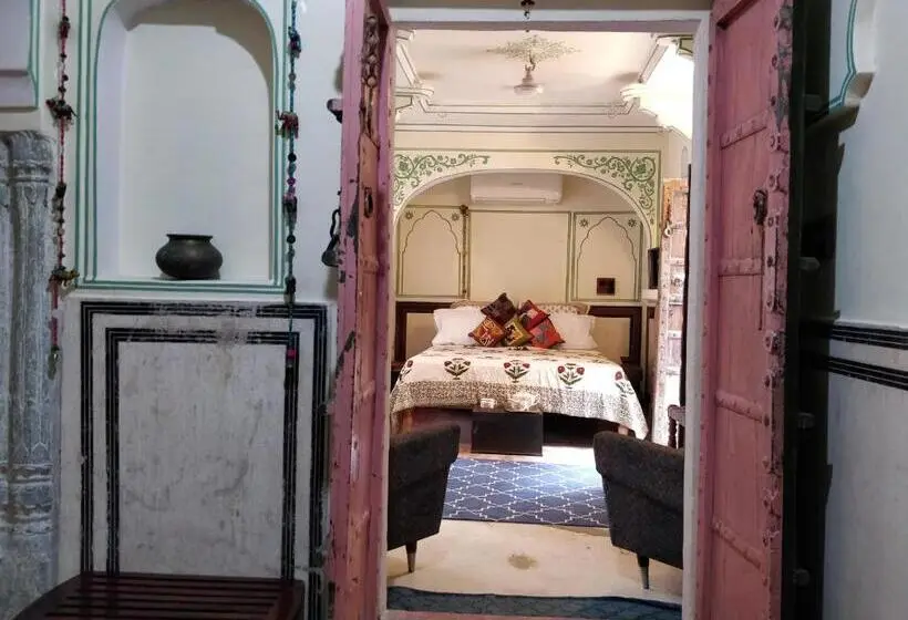 سوییت خانوادگی, Jaipur Haveli