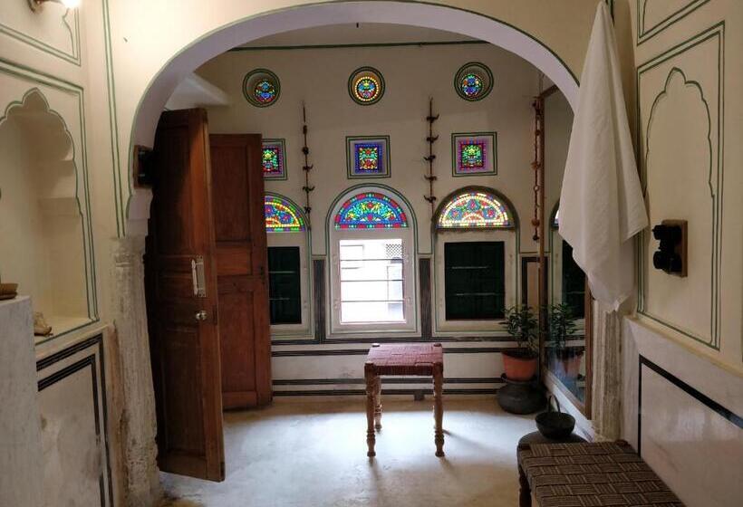סוויטה משפחתית, Jaipur Haveli