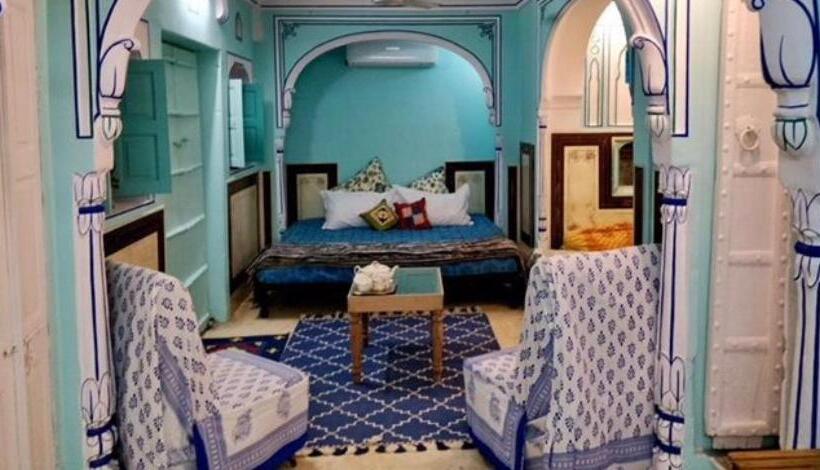 标准三人间, Jaipur Haveli