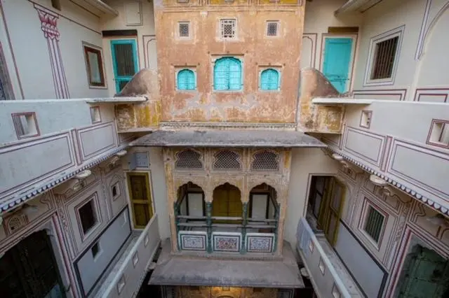 اتاق استاندارد سه نفره, Jaipur Haveli
