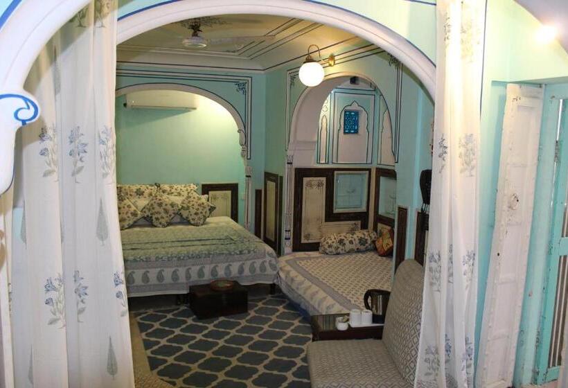 חדר סטנדרט לשלושה, Jaipur Haveli