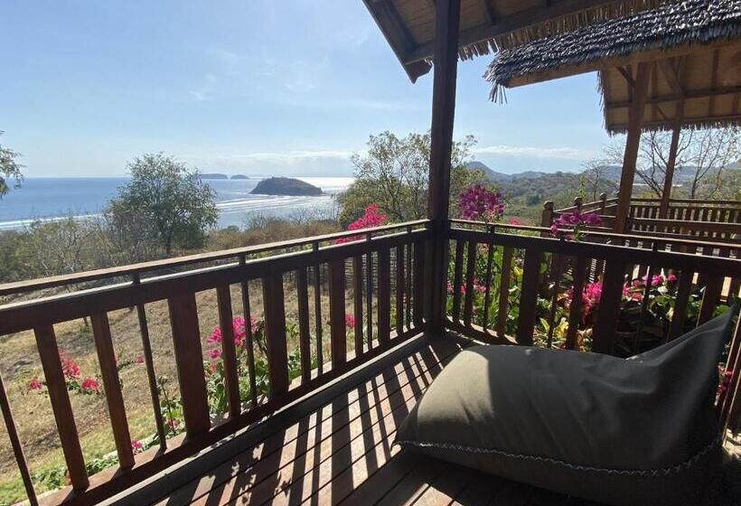 Номер Deluxe Вид на Море, Kertasari Lodge