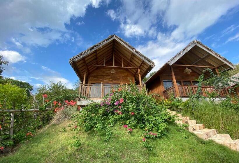 オーシャンビューデラックスルーム, Kertasari Lodge