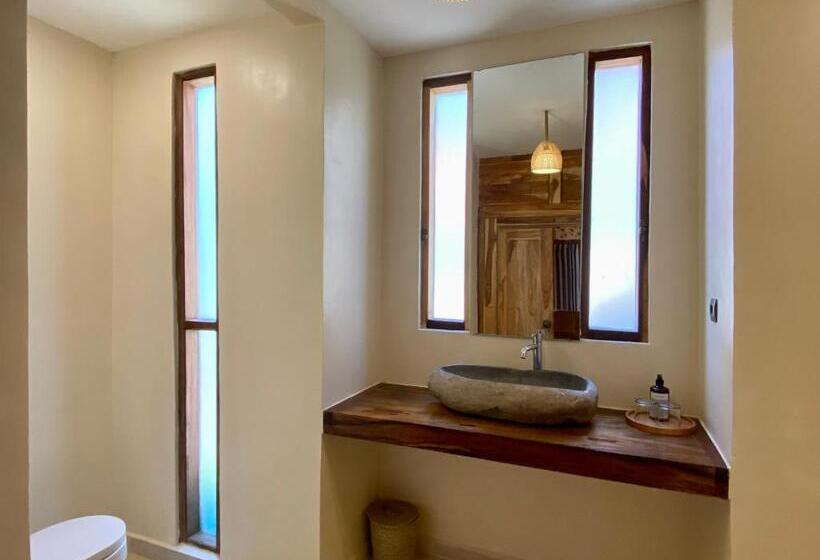 オーシャンビューデラックスルーム, Kertasari Lodge