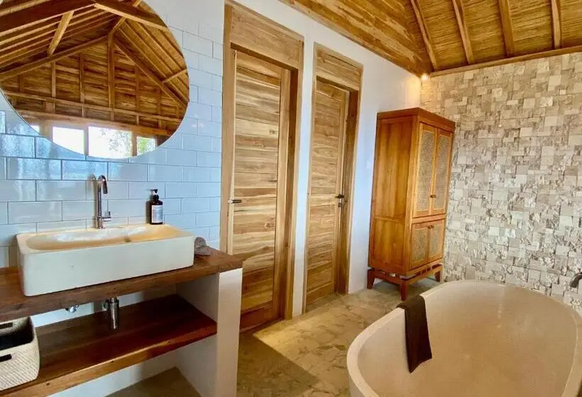 デラックスルーム, Kertasari Lodge
