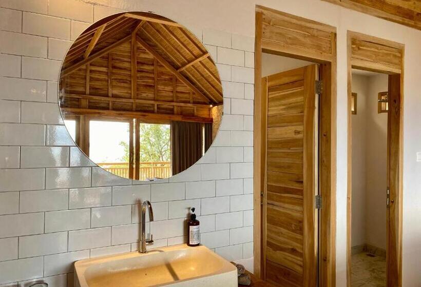 デラックスルーム, Kertasari Lodge