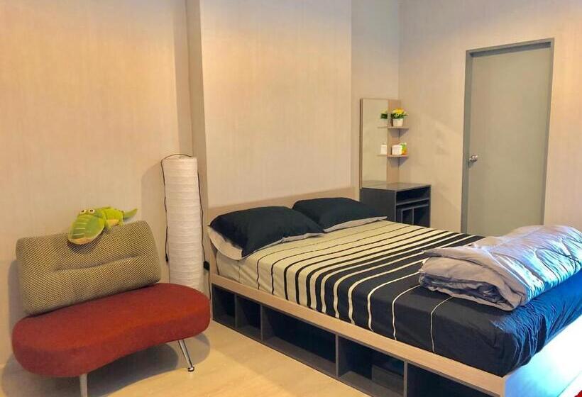 Студио Стандарт Вид на Бассейн, Ideo S115 New Luxury Condominium At Sukhumvit 115