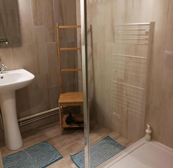 منزل 4 غرف نوم, La Maison Du Vannier