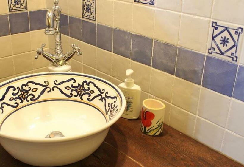 غرفة قياسية, B&b Lo Gnomo