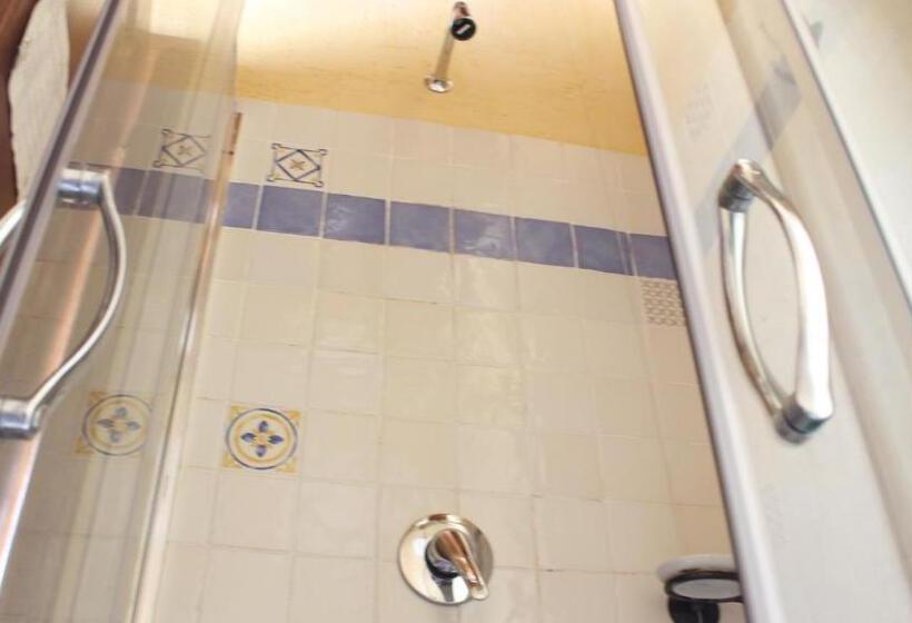 غرفة قياسية, B&b Lo Gnomo