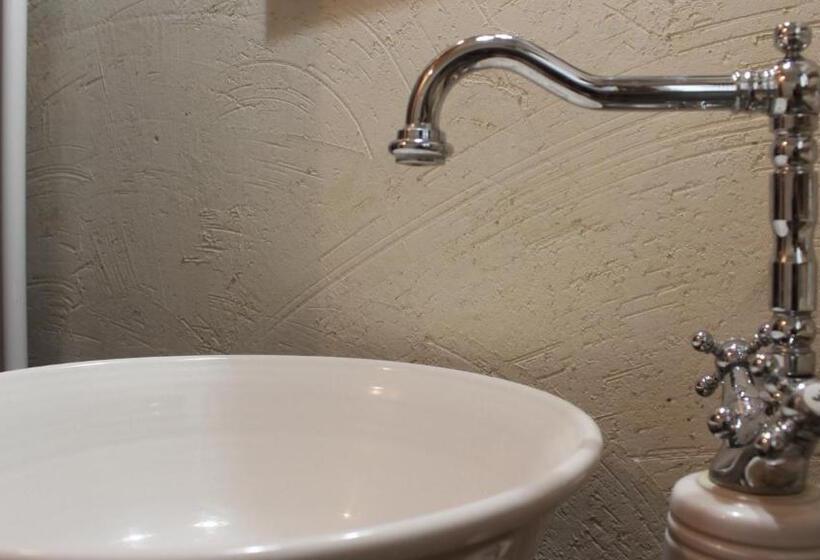 חדר סטנדרט לשלושה, B&b Lo Gnomo