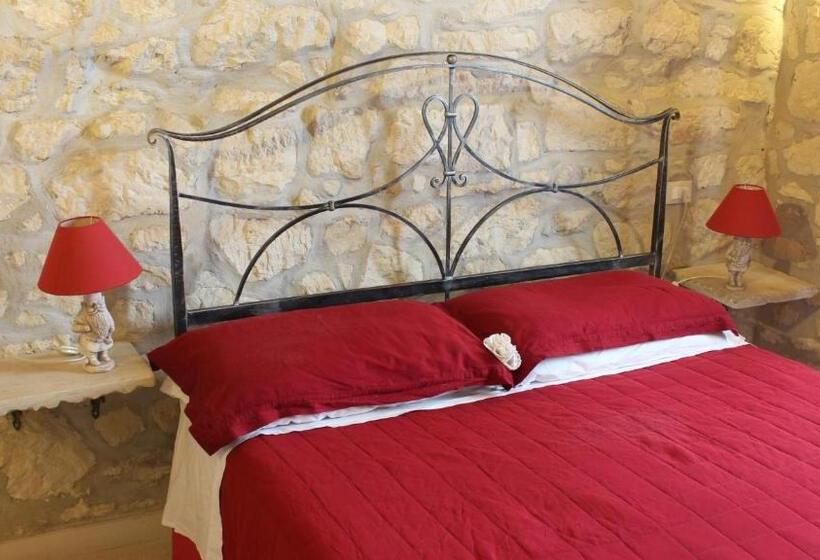 غرفة قياسية ثلاثية, B&b Lo Gnomo