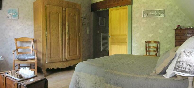 Номер Стандарт Вид на Сад, Au Chardon Bleu