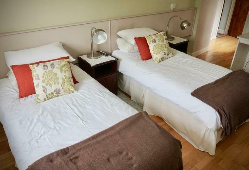 غرفة قياسية, Cartron House