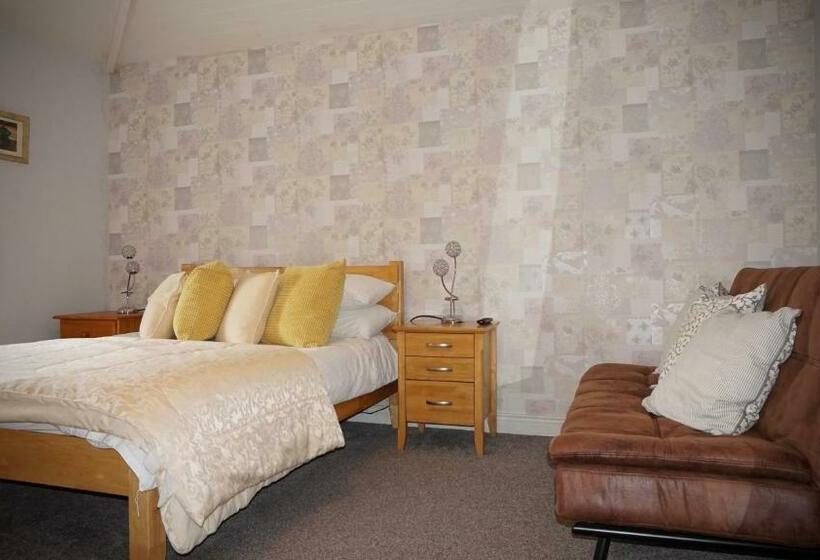 غرفة ديلوكس, Cartron House