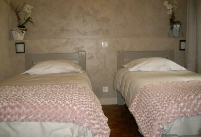 חדר משפחתי, Chambres D Hôtes Les Pierres Taillées