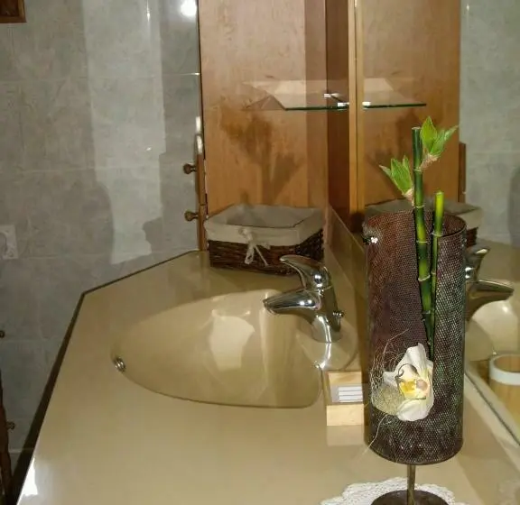 ファミリールーム, Chambres D Hôtes Les Pierres Taillées