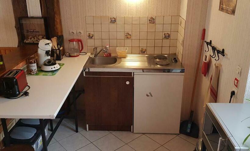 标准间, Cour La Dame Chez Béatris Et Christophe Janson