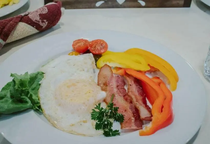 キングサイズベッドのデラックススイート, Harmony Inn, Huntley Illinois
