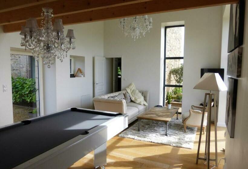 جناح سرير كينج, Manoir De Kermilven