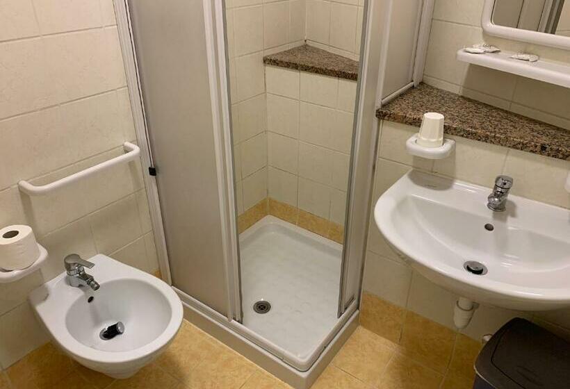 חדר סטנדרט, Regina