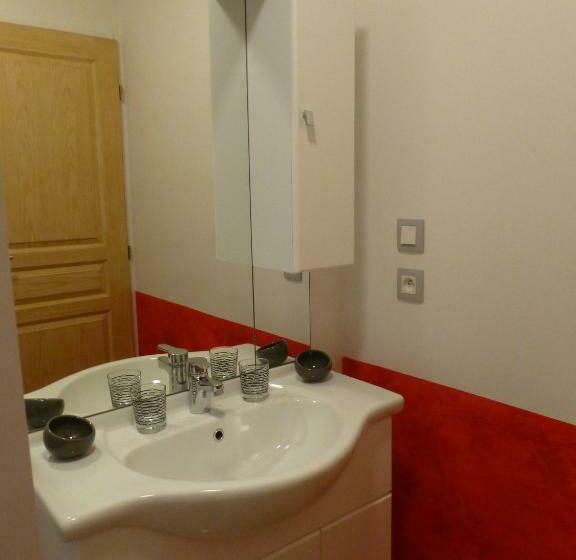 غرفة قياسية مطلّة علي الحديقة, Chambres D Hôte Le Marronnier