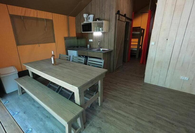 Standard Tent, Domaine De Clarat